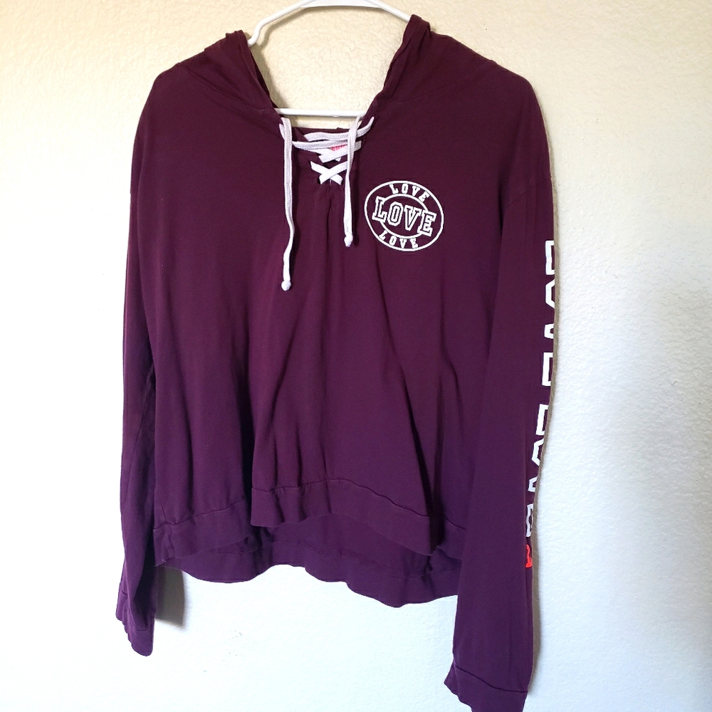 Maroon pull over
